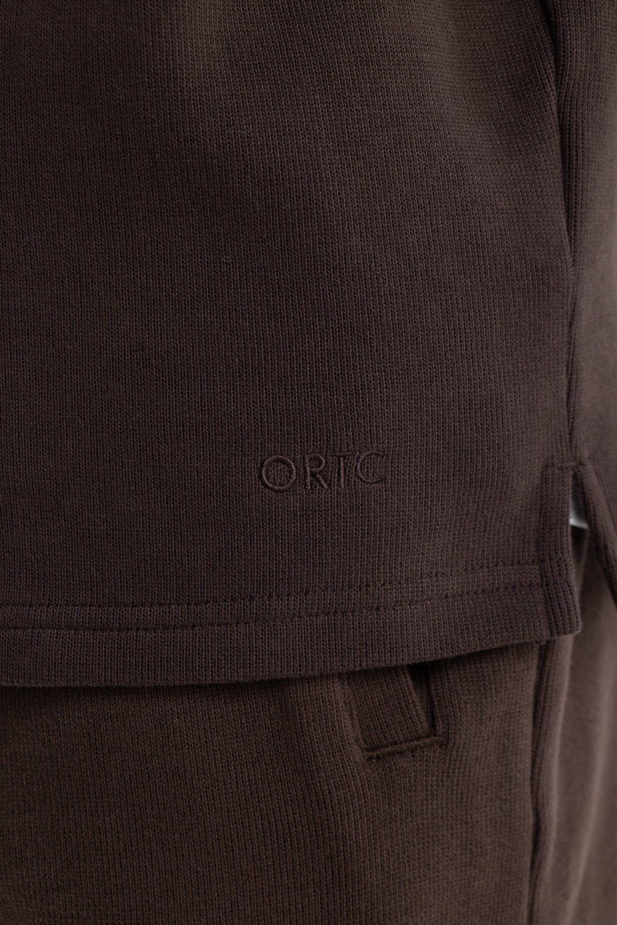 Aiden Crew Sweater Carob